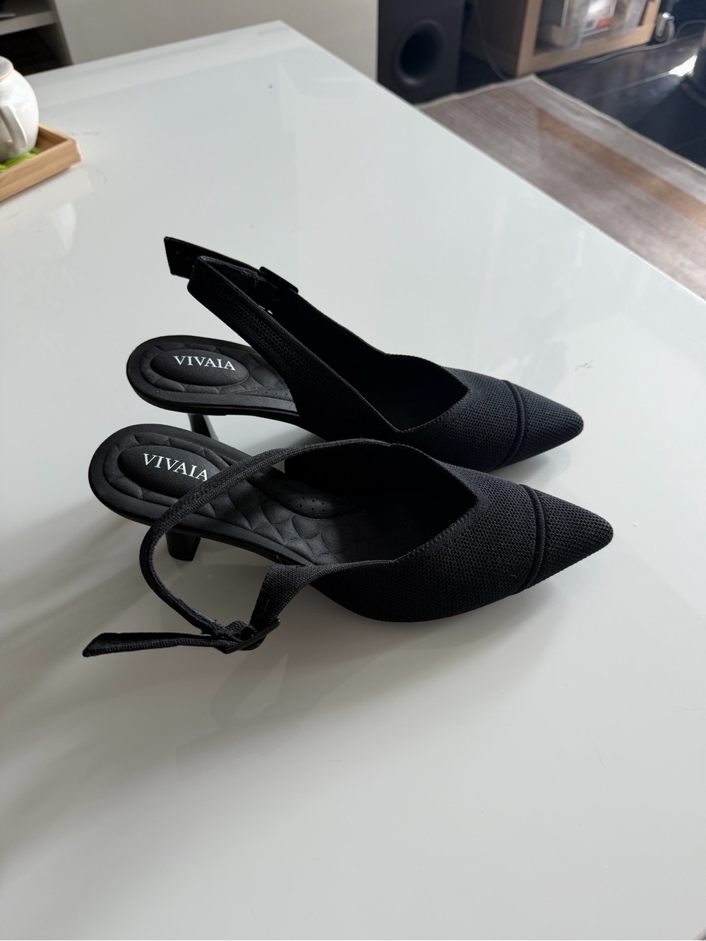 VIVAIA Black Pointed Toe Slingback Kitten Heels Size 37